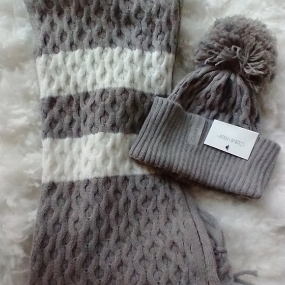 Calvin Klein Solid Cable Beanie and Scarf Set - Picture 4 of 6